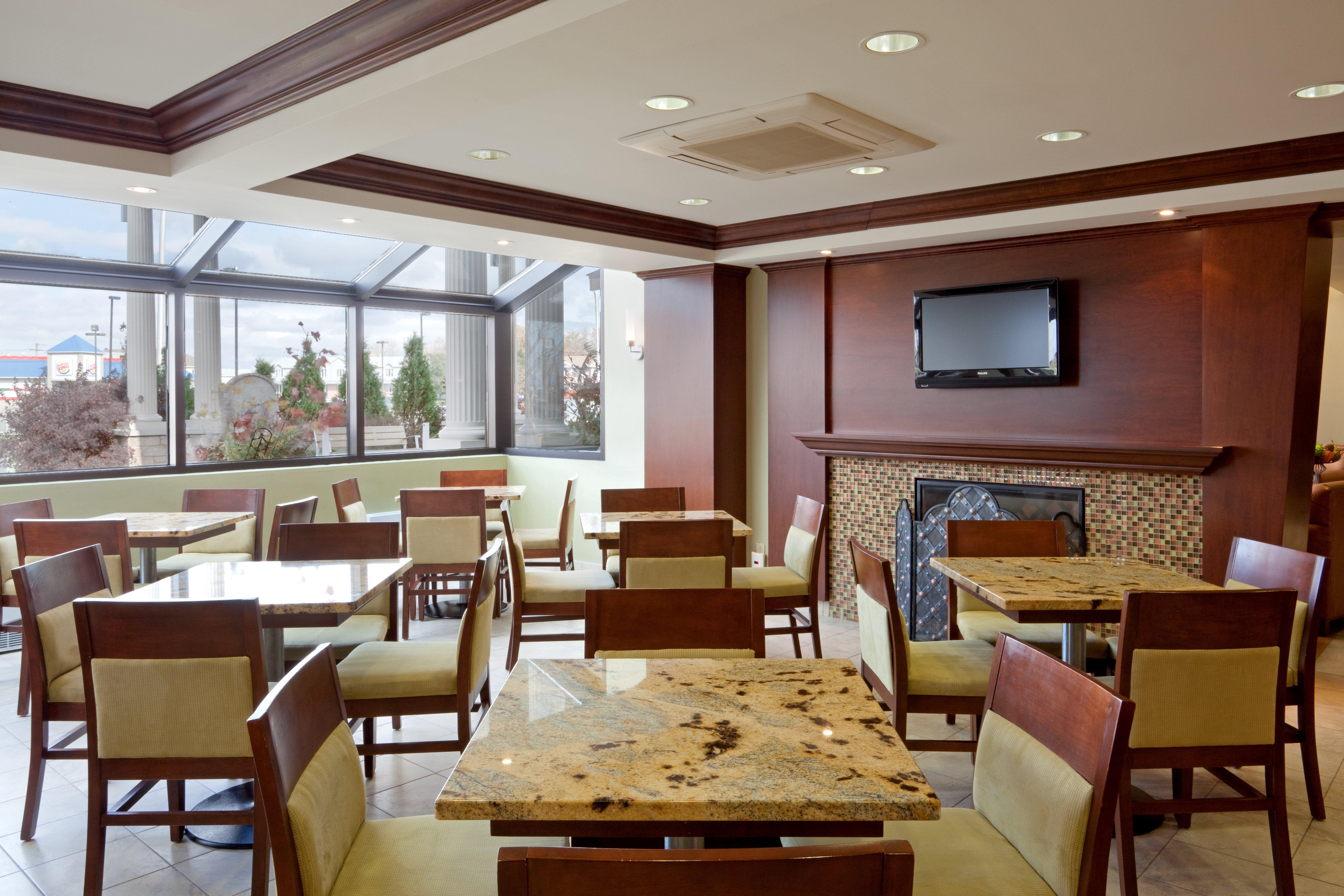 Quality Inn Сен-Жан-сюр-Рішельйо Ресторан фото